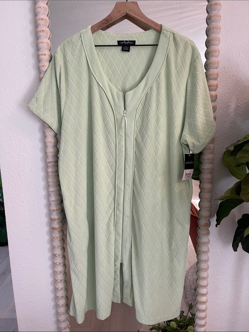 EARTH ANGELS Light Mint Quilted Short-Sleeve Zip robe XXL granny core